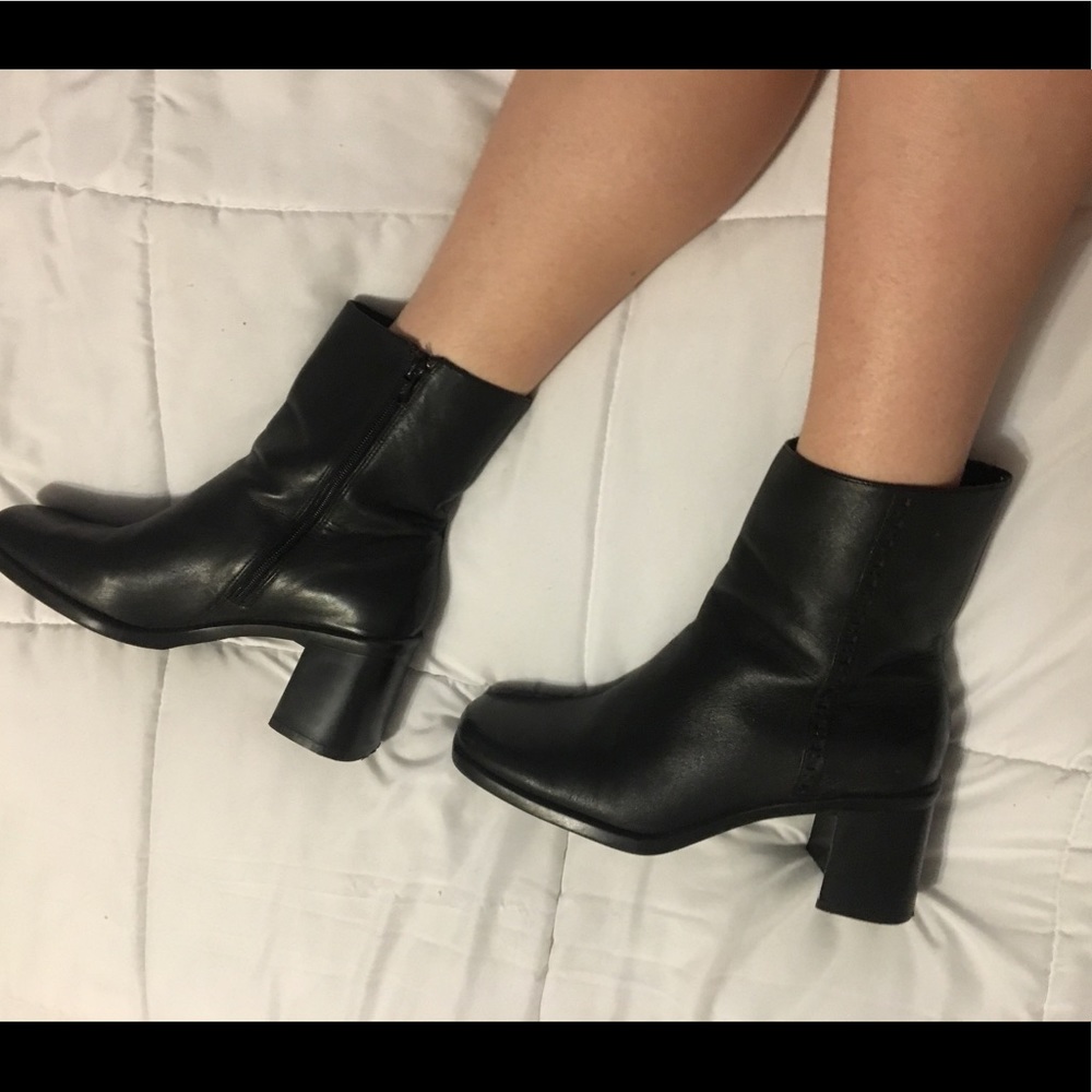 Black vintage square toes boots